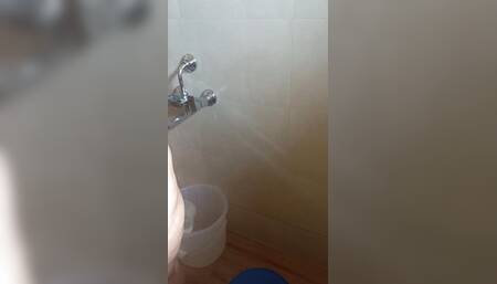 Indian BBW Bhabhi Giving Blowjob in Shower