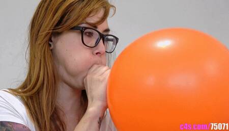 Foxy Sanie licks and inflates a huge balloon (MOBILE quality)