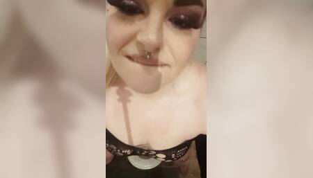 SophiaRose pisses on camera