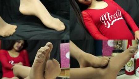 Cutie and shy, Diana gets instructions to tease in pantyhose! - MOV