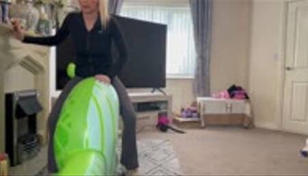 Swim ring heat stretch pop