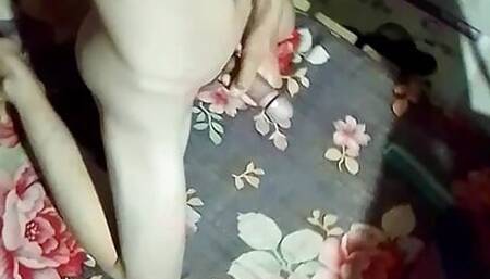 22 YEARS OLD SKINNY BOY MASTURBATING. AS THE PENIS MOVED HIM, THE SEMEN CAME OUT