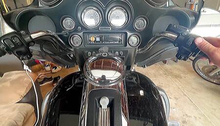 Jerking Off to an Unexpected House Guest