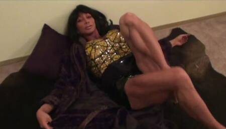 Sexy Flexing in Bed With Muscle Maiden LDR Fantastic Body