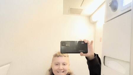 Peeing on the planes toilet again