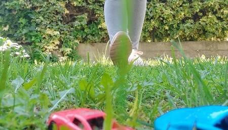 Italian giantess crushes cars in the meadow 1080HD