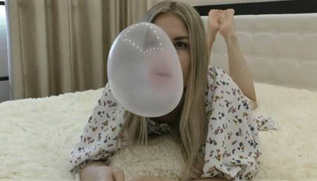 You chew over 5 pieces of gum MP4 FULL HD 1080p