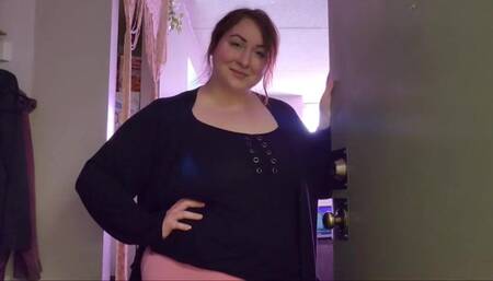 The Vore Babysitter — Adult Film Star Klairvayzer Consumes an Entire Family For Breakfast!