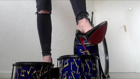 Goddess Carmen plays drums (crush video)