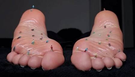 Teen Giantess got Massively intrused while napping