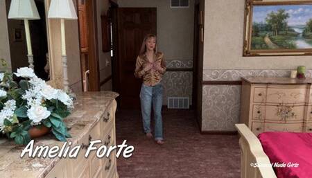 Amelia Forte 29 Minute Sensual Strip & Full Nude Bed Tease