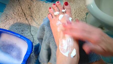 pediluvio e incremazione piede - foot bath and foot cream