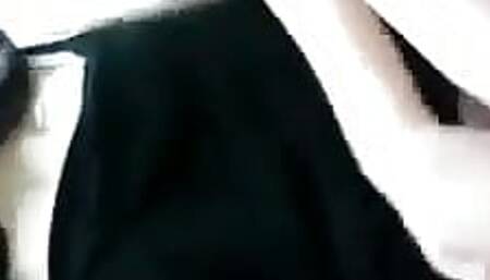 Horny pinay loves playing her pussy to make you horny
