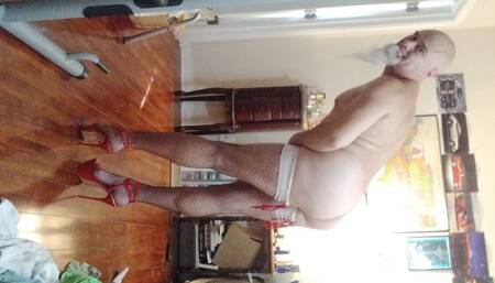 Ten Minutes of Towel Folding, Horny as Hell in the Sexiest Gear. Housework Should Be Fun or I'm Just Horny All the Time.