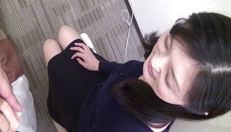 M604G07 Sumire, a veteran life insurance lady who arrives at the hotel for a contract!