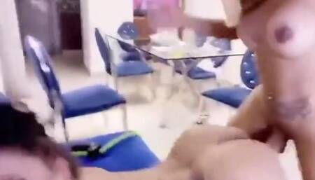 Mi amiga y yo pasándola bien con transexual