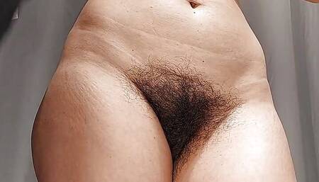 Hot Mom hairy pussy, big ass, big tits, big nipples ???? Very sexy brunette amateur hairy pussy fitting room