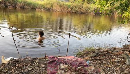FN096 Traveling along the canal is fun, the water is beautiful and clear, and the people are lovely