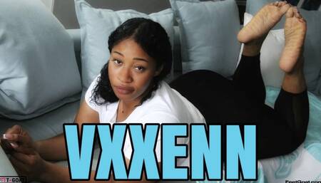 Vxxenn’s beautiful size 15 Feet! Epic soles teasing handjob, foot worship, foot massage, and explosive cumshot!