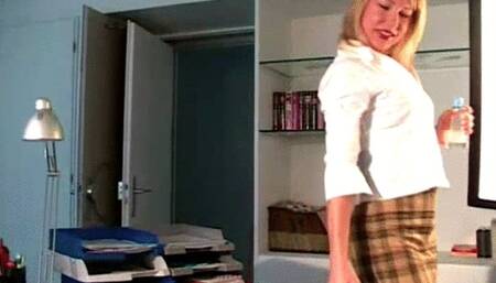 Hotwife Melanie's Jerk Off Video! (mp4 sd)