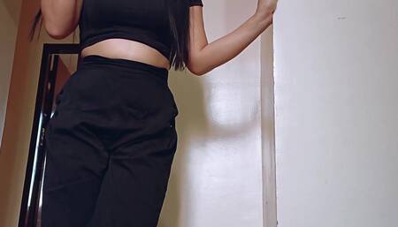 The New Queen of Tiny Town: Giantess Aurora Rules! What Happens When Giantess Queen Aurora Stumbles Upon a Town