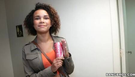 Black Girl Raven Wants To Try Out The Glory Hole (ghl14900)