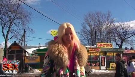 Blow job master class from pretty blonde