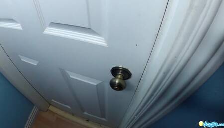 Lady coffee's shower head masturbation