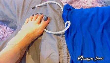 FOOTJOB IN BLACK DICK CUM ON MY SOLES