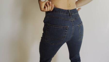Teen boy sexy dances and cuts pants till full naked