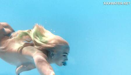 Watch bewitching Lisi Kitty and Lisi's dirt