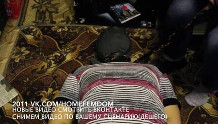 Femdome boud home slave lick kiss feet facesitting BDSM