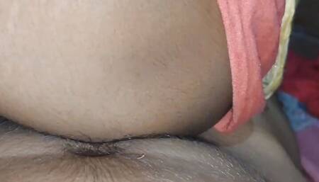 Stepcousin ne raat ko apne behan ke room me jakar uski gand mari pahle karaya blowjob fir chut faari.