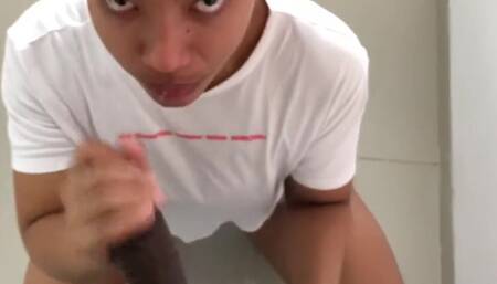 CREAMPIE- Big ass girl secretly gives her best friend's boyfriend a delicious BLOWJOB, they almost g