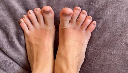 Wiggling my cute toes