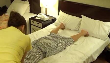 Japanese hotel massage leads to sex thanks to smooth talking customer