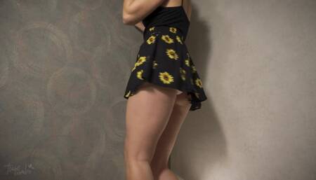 Teen Amateur Dancing And Flashing Her Upskirt Ass