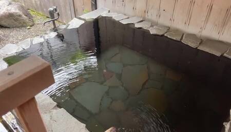 Mixed bathing hot spring and transparent lingerie, it feels a little naughty