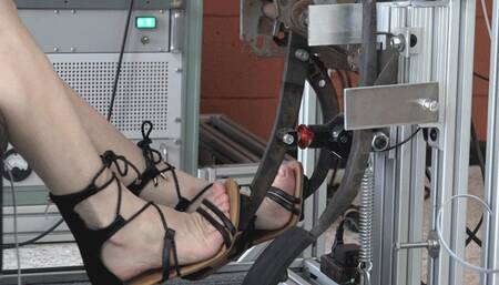 Sage Pillar Tries Out Some More Sandals in the Simulator (MP4 - 720p)