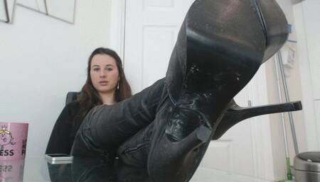 Lick My Boots loser (AVI)