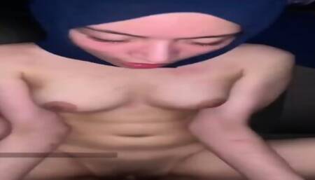 Cewek Malay Cantik Super Mulus Berjilbab Ngentod Dalam Mobil