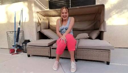 INEED2PEE Vika cumming after pissing her tight sexy jeggings omorashi