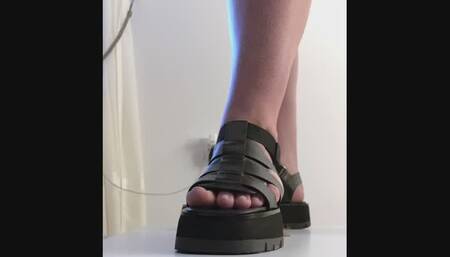 Ariastarfootdomination