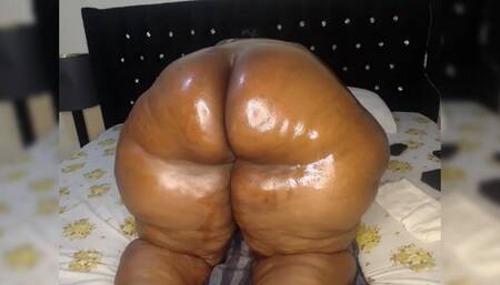 Ebony BBW MILF Shaking and Clapping Fat Oily Ass