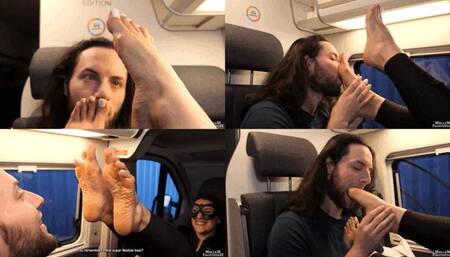 Meet a fan HD 1080 FOOTFETISH - SOLES FETISH - SLAPPING - WORSHIP FEET - TOE SUCKING