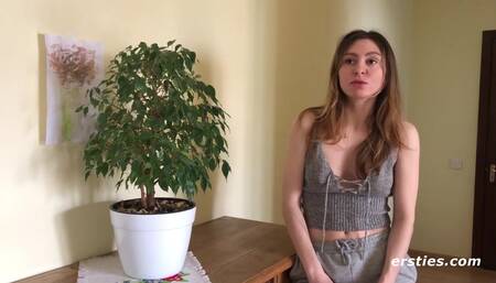 Lina Penetrates Herself with Her Favorite Dildo