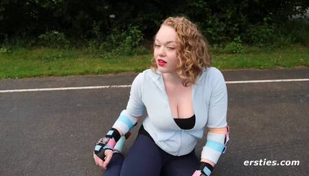 Busty Amateur Sarah Masturbates After Daily Exercise