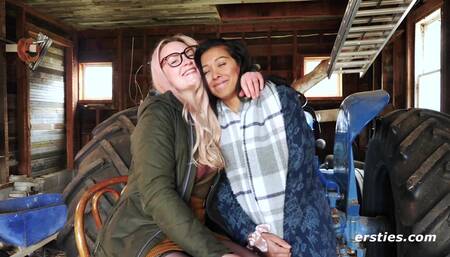 Hanna and Jin Make Sweet Lesbian Love