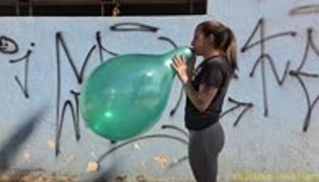 Milla Blow to Pop a Metallic SR16