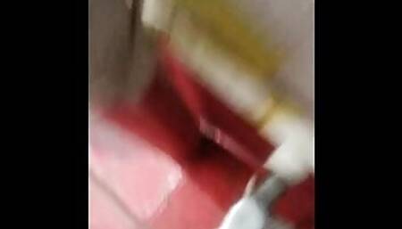 Desi girl in bathroom sex